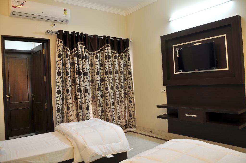Mohini Home Stay Agra  Extérieur photo