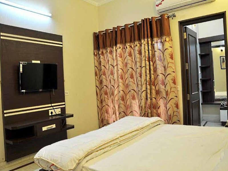 Mohini Home Stay Agra  Extérieur photo